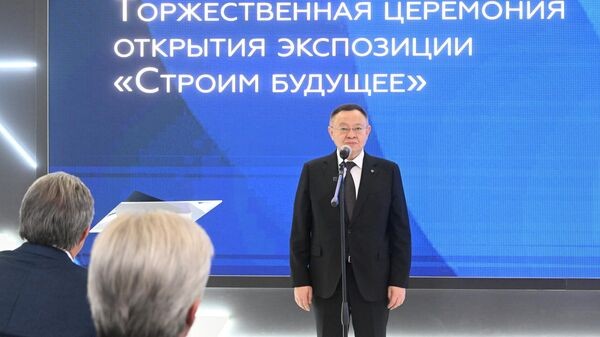 Файзуллин: власти РФ обсуждают варианты сохранения льготной ипотеки после 1 июля