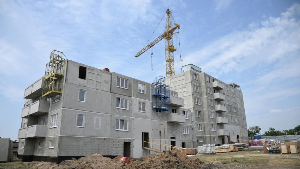 Хуснуллин: поставлена задача восстановить Мариуполь за три года, президент одобрил